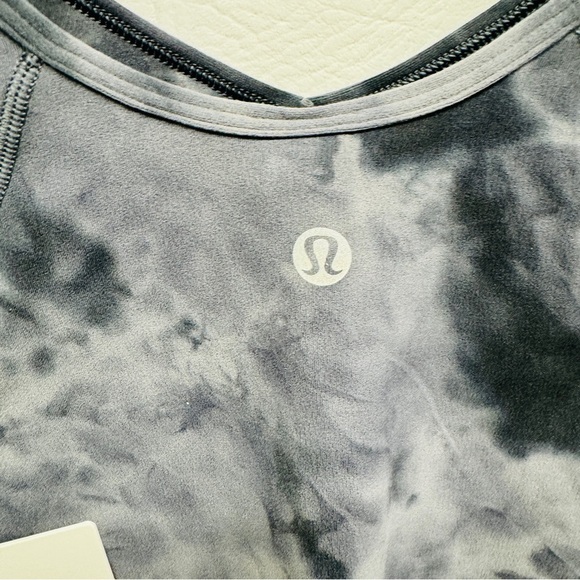 NWT lululemon Align Diamond tie Dye Top size 6 - Picture 5 of 7